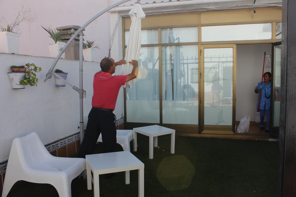 Hostal Falfes Madrid Ngoại thất bức ảnh