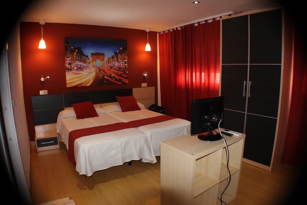 Hostal Falfes Madrid Ngoại thất bức ảnh