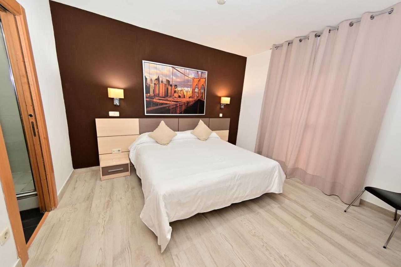 Hostal Falfes Madrid Ngoại thất bức ảnh