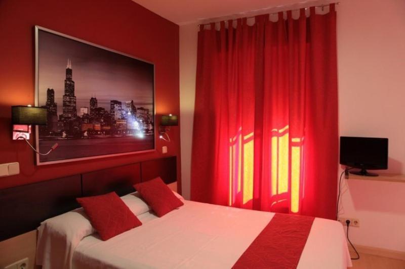 Hostal Falfes Madrid Ngoại thất bức ảnh