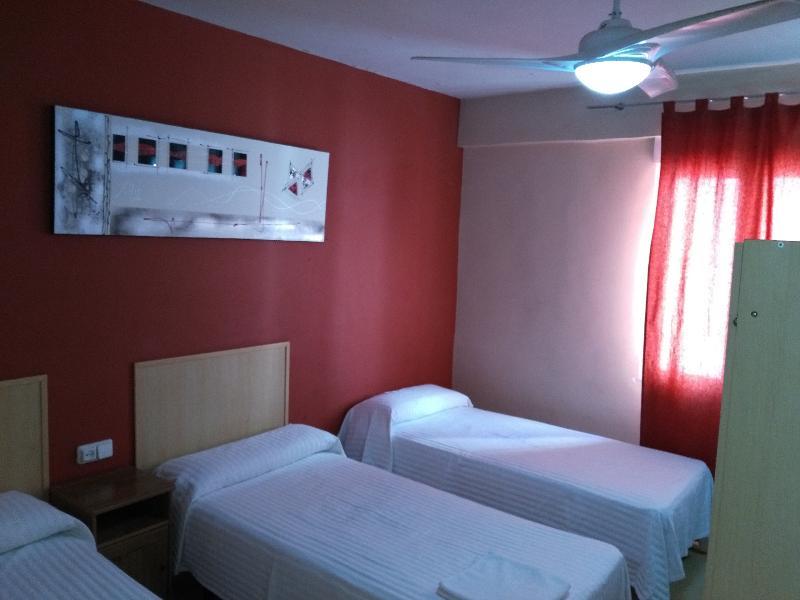 Hostal Falfes Madrid Ngoại thất bức ảnh