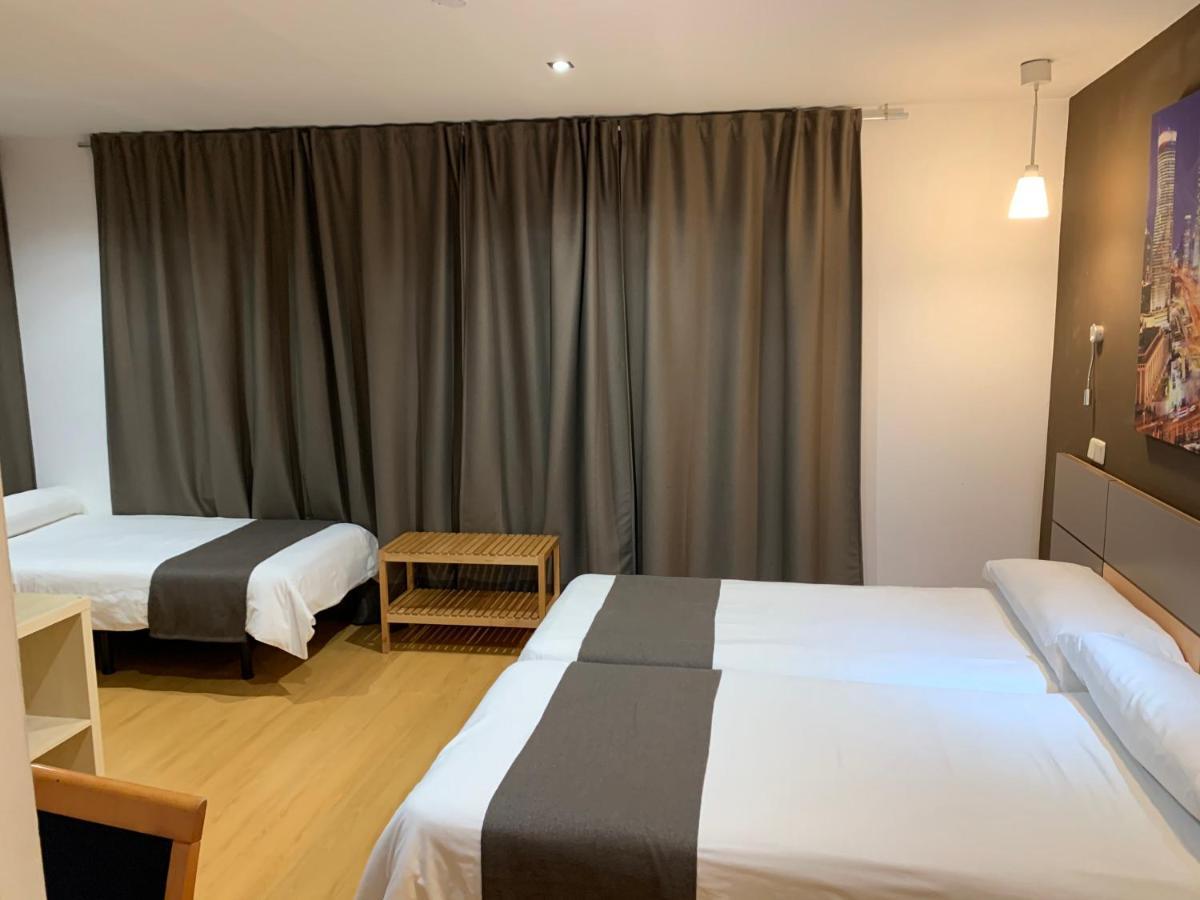 Hostal Falfes Madrid Ngoại thất bức ảnh